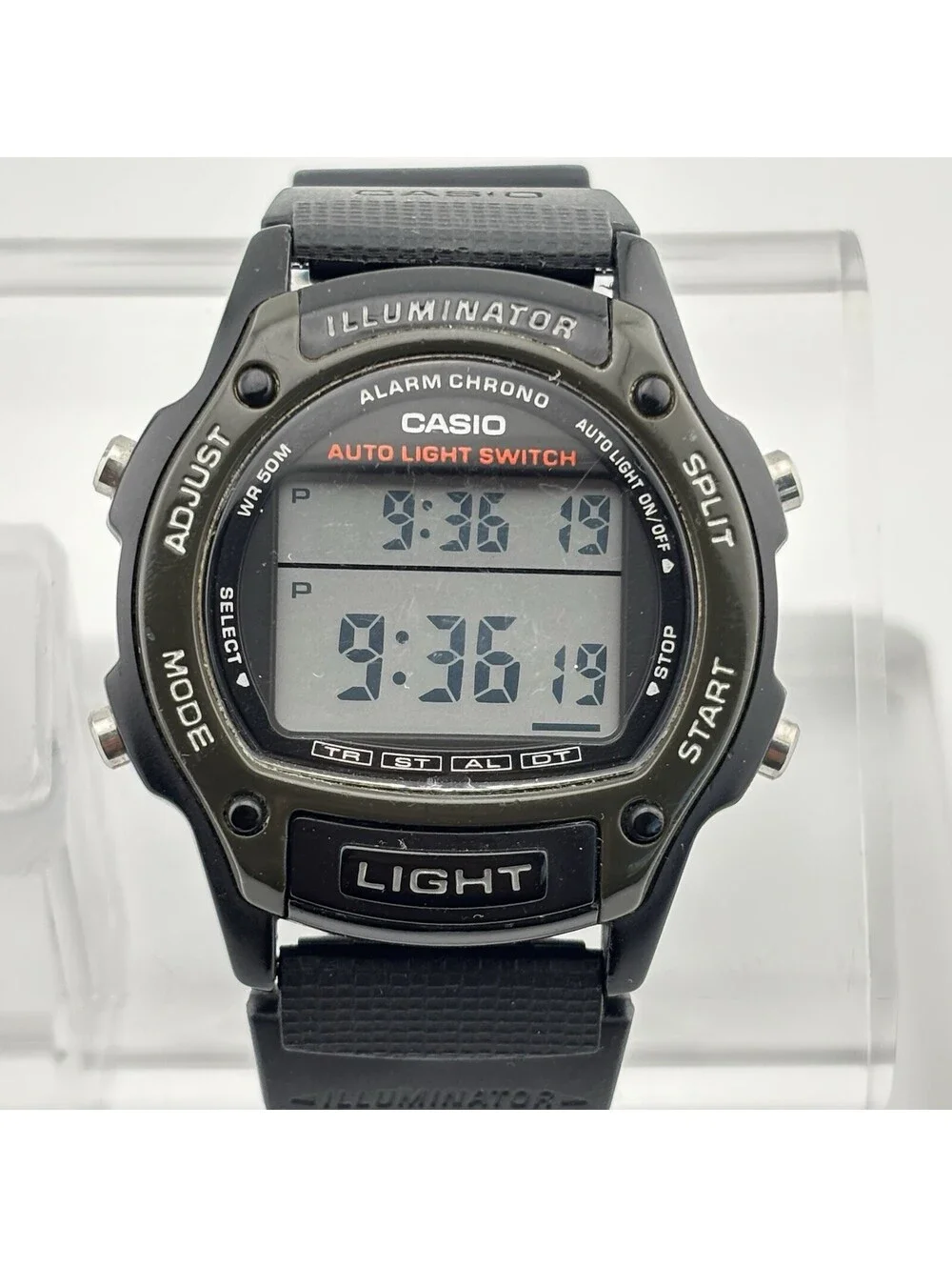Vintage Casio Illuminator W-93H Black Green Alarm Chrono 36mm Watch Auto EL